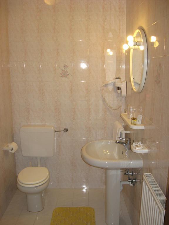 Albergo Ristorante Rosade Tavagnacco エクステリア 写真
